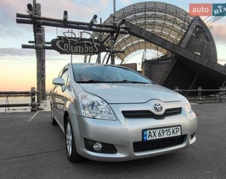 Серый Тойота Королла Версо, объемом двигателя 2.2 л и пробегом 197 тыс. км за 7300 $, фото 16 на Automoto.ua