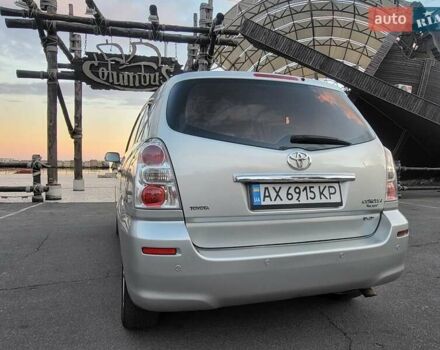 Серый Тойота Королла Версо, объемом двигателя 2.2 л и пробегом 197 тыс. км за 7300 $, фото 6 на Automoto.ua
