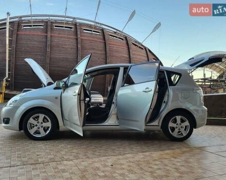 Серый Тойота Королла Версо, объемом двигателя 2.2 л и пробегом 197 тыс. км за 7300 $, фото 61 на Automoto.ua