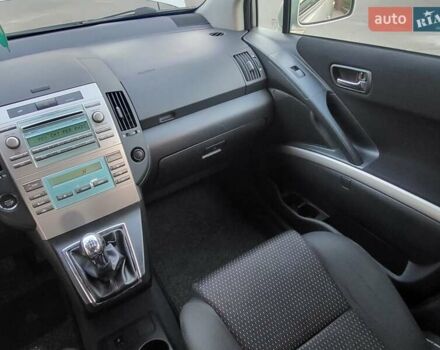 Серый Тойота Королла Версо, объемом двигателя 2.2 л и пробегом 197 тыс. км за 7300 $, фото 47 на Automoto.ua