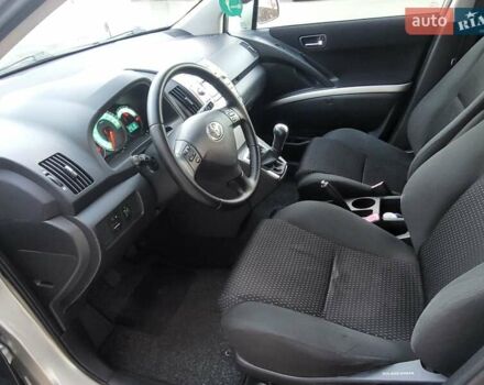 Серый Тойота Королла Версо, объемом двигателя 2.2 л и пробегом 197 тыс. км за 7300 $, фото 51 на Automoto.ua