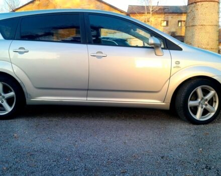 Серый Тойота Королла Версо, объемом двигателя 2 л и пробегом 295 тыс. км за 2699 $, фото 4 на Automoto.ua