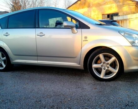 Серый Тойота Королла Версо, объемом двигателя 2 л и пробегом 295 тыс. км за 2699 $, фото 1 на Automoto.ua