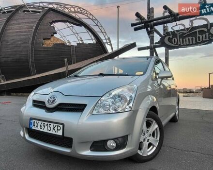 Серый Тойота Королла Версо, объемом двигателя 2.2 л и пробегом 197 тыс. км за 7300 $, фото 1 на Automoto.ua