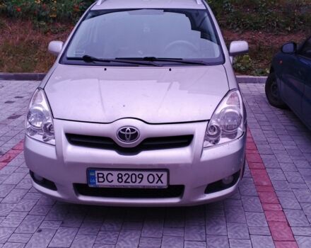 Серый Тойота Королла Версо, объемом двигателя 2.2 л и пробегом 260 тыс. км за 6300 $, фото 3 на Automoto.ua