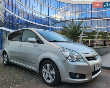 Серый Тойота Королла Версо, объемом двигателя 2.2 л и пробегом 197 тыс. км за 7300 $, фото 80 на Automoto.ua