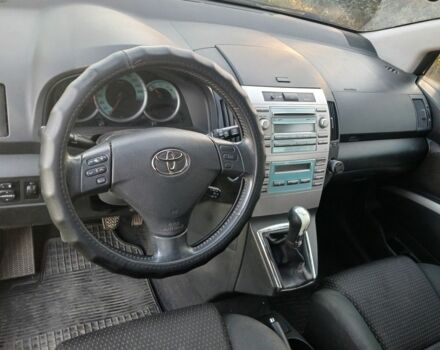 Серый Тойота Королла Версо, объемом двигателя 2.2 л и пробегом 279 тыс. км за 7000 $, фото 3 на Automoto.ua