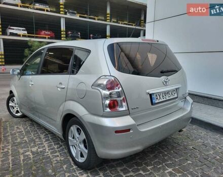 Серый Тойота Королла Версо, объемом двигателя 2.2 л и пробегом 197 тыс. км за 7300 $, фото 86 на Automoto.ua