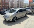 Сірий Тойота Королла Версо, об'ємом двигуна 2.2 л та пробігом 297 тис. км за 6200 $, фото 1 на Automoto.ua