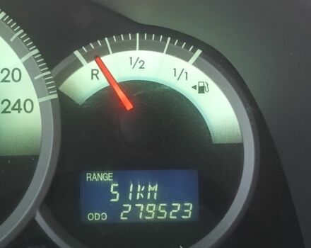 Серый Тойота Королла Версо, объемом двигателя 2.2 л и пробегом 279 тыс. км за 7000 $, фото 6 на Automoto.ua