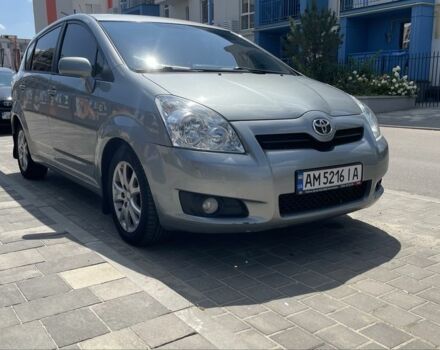 Сірий Тойота Королла Версо, об'ємом двигуна 2.2 л та пробігом 337 тис. км за 6600 $, фото 1 на Automoto.ua