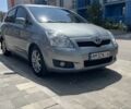 Сірий Тойота Королла Версо, об'ємом двигуна 2.2 л та пробігом 337 тис. км за 6600 $, фото 1 на Automoto.ua