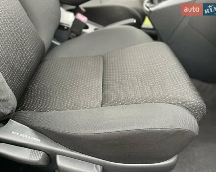 Серый Тойота Королла Версо, объемом двигателя 2.2 л и пробегом 275 тыс. км за 7400 $, фото 27 на Automoto.ua