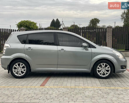 Серый Тойота Королла Версо, объемом двигателя 2.2 л и пробегом 275 тыс. км за 7400 $, фото 6 на Automoto.ua