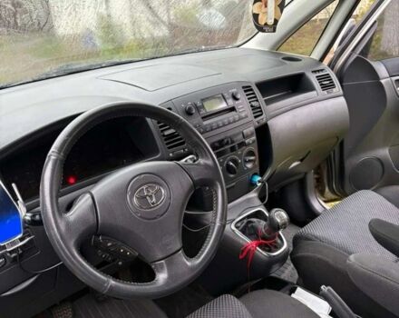 Сірий Тойота Королла Версо, об'ємом двигуна 1.6 л та пробігом 270 тис. км за 4800 $, фото 7 на Automoto.ua