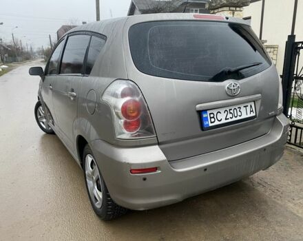 Сірий Тойота Королла Версо, об'ємом двигуна 2 л та пробігом 260 тис. км за 4300 $, фото 5 на Automoto.ua