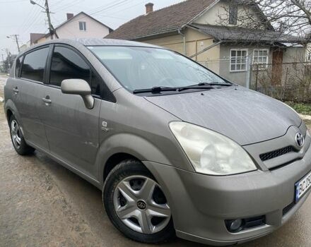 Сірий Тойота Королла Версо, об'ємом двигуна 2 л та пробігом 260 тис. км за 4300 $, фото 1 на Automoto.ua