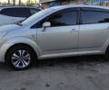 Серый Тойота Королла Версо, объемом двигателя 2 л и пробегом 400 тыс. км за 6300 $, фото 3 на Automoto.ua