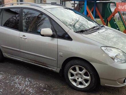 Тойота Королла Версо 2003 у Кривом Озере на Automoto.ua Сірий Тойота Королла Версо, об'ємом двигуна 2 л та пробігом 303 тис. км за 4850 $, фото 1 на Automoto.ua