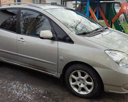 Сірий Тойота Королла Версо, об'ємом двигуна 2 л та пробігом 303 тис. км за 4850 $, фото 1 на Automoto.ua