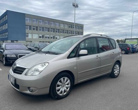 Сірий Тойота Королла Версо, об'ємом двигуна 2 л та пробігом 206 тис. км за 3250 $, фото 1 на Automoto.ua