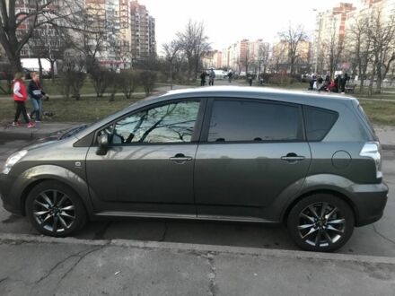 Серый Тойота Королла Версо, объемом двигателя 1.8 л и пробегом 222 тыс. км за 6250 $, фото 1 на Automoto.ua