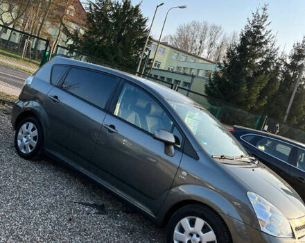 Серый Тойота Королла Версо, объемом двигателя 1.8 л и пробегом 222 тыс. км за 7000 $, фото 1 на Automoto.ua