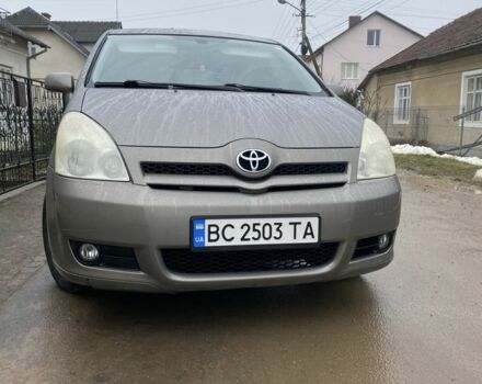 Сірий Тойота Королла Версо, об'ємом двигуна 2 л та пробігом 260 тис. км за 4300 $, фото 1 на Automoto.ua