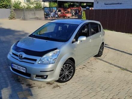 Серый Тойота Королла Версо, объемом двигателя 1.79 л и пробегом 247 тыс. км за 7900 $, фото 1 на Automoto.ua