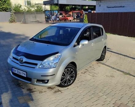 Серый Тойота Королла Версо, объемом двигателя 1.79 л и пробегом 247 тыс. км за 7900 $, фото 1 на Automoto.ua