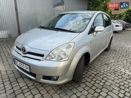 Тойота Королла Версо 2005 у Львові на Automoto.ua Сірий Тойота Королла Версо, об'ємом двигуна 2 л та пробігом 225 тис. км за 5400 $, фото 1 на Automoto.ua