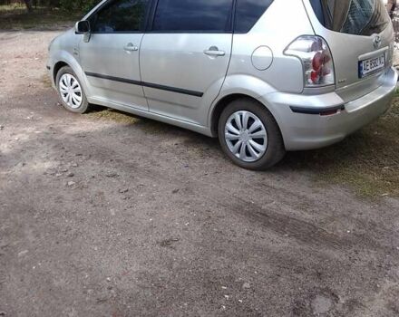 Серый Тойота Королла Версо, объемом двигателя 2.23 л и пробегом 171 тыс. км за 5800 $, фото 1 на Automoto.ua