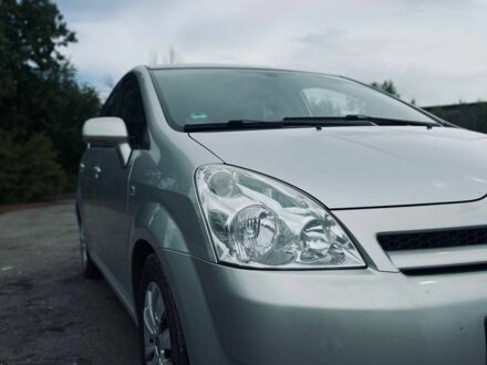Тойота Королла Версо 2006 у Корце на Automoto.ua Сірий Тойота Королла Версо, об'ємом двигуна 2.2 л та пробігом 247 тис. км за 5300 $, фото 1 на Automoto.ua