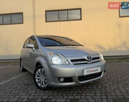 Сірий Тойота Королла Версо, об'ємом двигуна 2.2 л та пробігом 268 тис. км за 7850 $, фото 1 на Automoto.ua