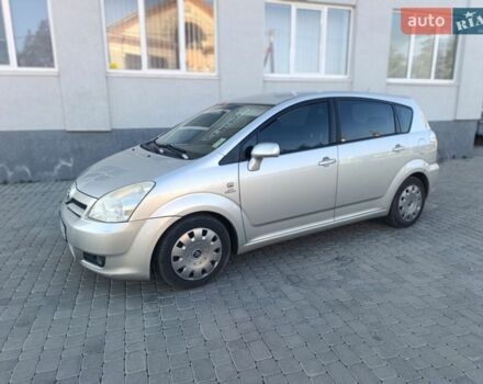 Серый Тойота Королла Версо, объемом двигателя 2.2 л и пробегом 290 тыс. км за 4800 $, фото 1 на Automoto.ua