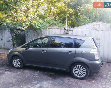 Сірий Тойота Королла Версо, об'ємом двигуна 2.23 л та пробігом 330 тис. км за 5950 $, фото 1 на Automoto.ua