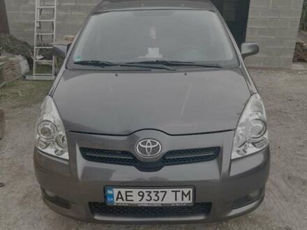 Тойота Королла Версо 2008 в Днепре (Днепропетровске) на Automoto.ua Серый Тойота Королла Версо, объемом двигателя 2.2 л и пробегом 280 тыс. км за 7500 $, фото 1 на Automoto.ua