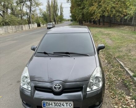 Серый Тойота Королла Версо, объемом двигателя 2.2 л и пробегом 210 тыс. км за 5500 $, фото 1 на Automoto.ua