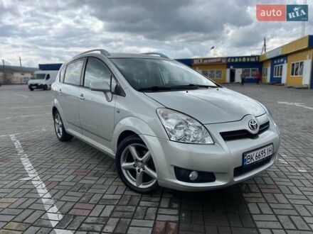 Тойота Королла Версо 2008 у Житомирі на Automoto.ua Сірий Тойота Королла Версо, об'ємом двигуна 2.23 л та пробігом 266 тис. км за 5999 $, фото 1 на Automoto.ua