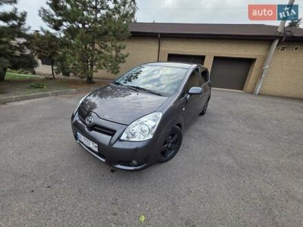 Серый Тойота Королла Версо, объемом двигателя 2.23 л и пробегом 250 тыс. км за 7299 $, фото 1 на Automoto.ua