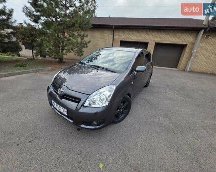 Серый Тойота Королла Версо, объемом двигателя 2.23 л и пробегом 250 тыс. км за 7499 $, фото 1 на Automoto.ua