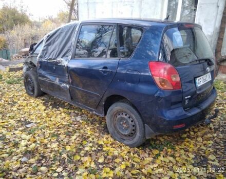 Синий Тойота Королла Версо, объемом двигателя 1.8 л и пробегом 200 тыс. км за 1150 $, фото 1 на Automoto.ua