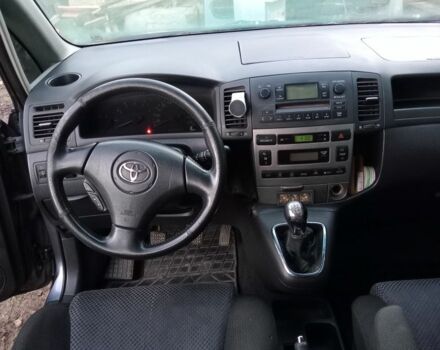 Синий Тойота Королла Версо, объемом двигателя 2 л и пробегом 253 тыс. км за 5000 $, фото 2 на Automoto.ua