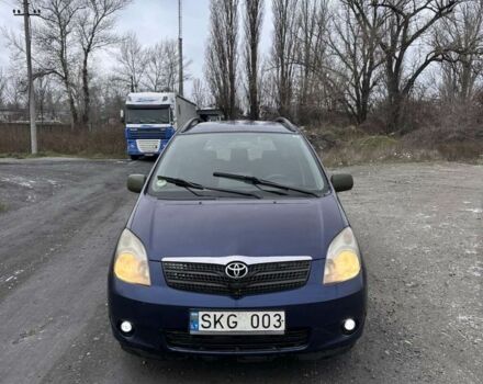 Синій Тойота Королла Версо, об'ємом двигуна 2 л та пробігом 235 тис. км за 1550 $, фото 1 на Automoto.ua