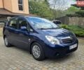 Синий Тойота Королла Версо, объемом двигателя 2 л и пробегом 410 тыс. км за 4400 $, фото 1 на Automoto.ua
