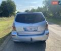 Синій Тойота Королла Версо, об'ємом двигуна 2 л та пробігом 381 тис. км за 5500 $, фото 3 на Automoto.ua