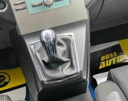 Синий Тойота Королла Версо, объемом двигателя 2.2 л и пробегом 268 тыс. км за 7800 $, фото 21 на Automoto.ua