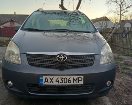 Синий Тойота Королла Версо, объемом двигателя 2 л и пробегом 253 тыс. км за 5000 $, фото 1 на Automoto.ua