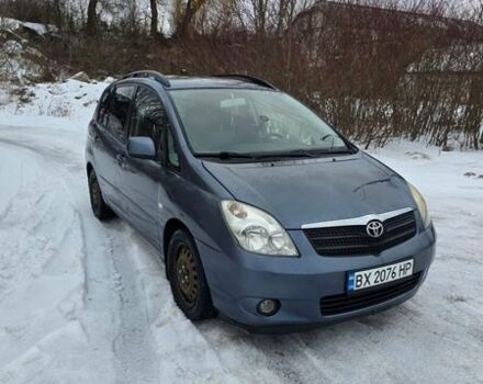 Синий Тойота Королла Версо, объемом двигателя 2 л и пробегом 335 тыс. км за 3700 $, фото 1 на Automoto.ua