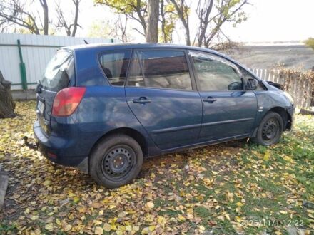 Синий Тойота Королла Версо, объемом двигателя 1.8 л и пробегом 200 тыс. км за 1150 $, фото 1 на Automoto.ua